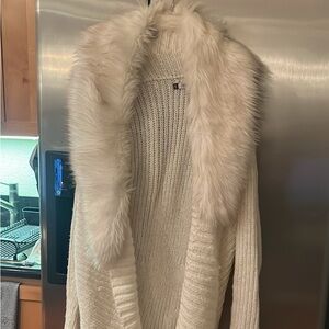 Jennifer Lopez Cream Knit Sweater